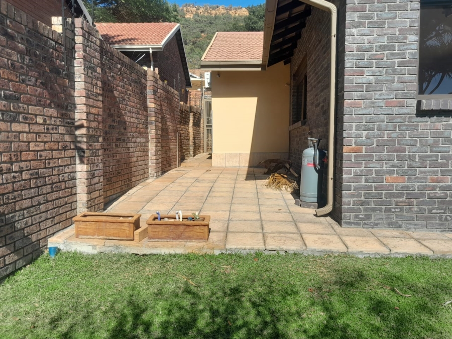 4 Bedroom Property for Sale in Safari Gardens North West